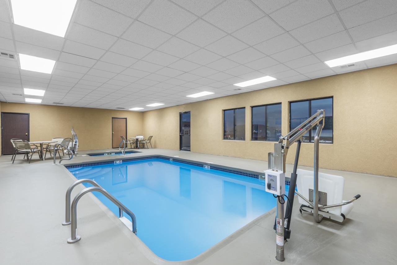 Days Inn By Wyndham McPherson - thumb 10