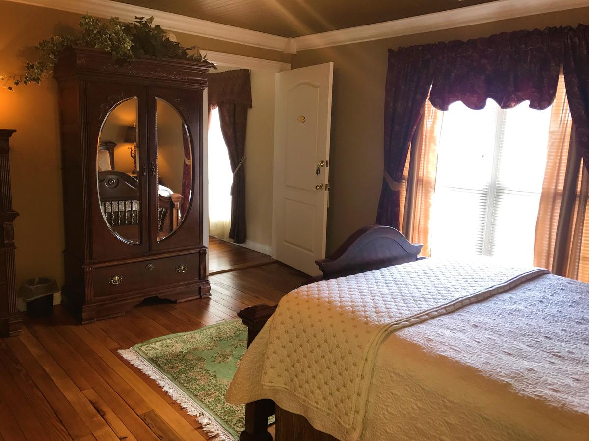 The Hill House Bed & Breakfast - thumb 8