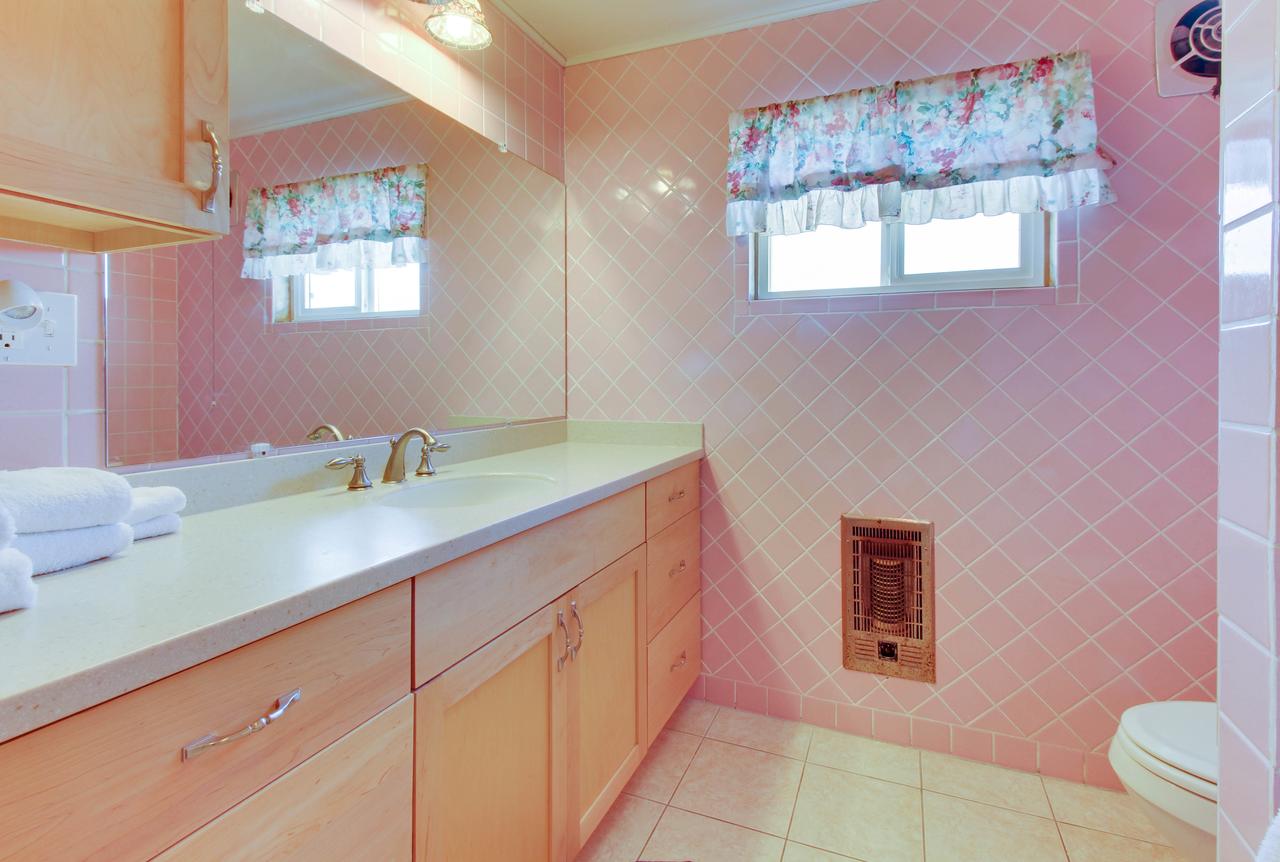 Lopez Island Agate Beach Waterfront Home - thumb 27