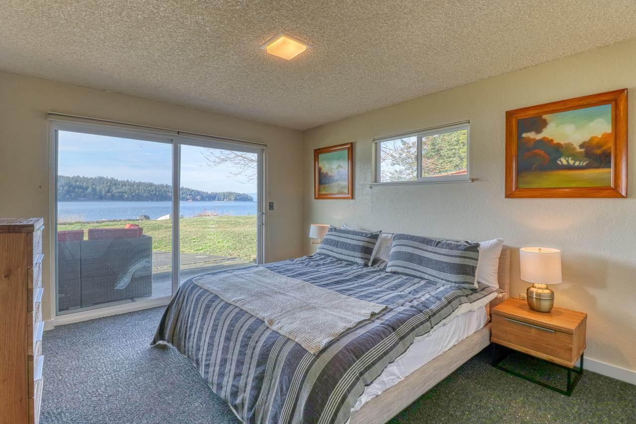 Lopez Island Mud Bay Waterfront Home - thumb 17