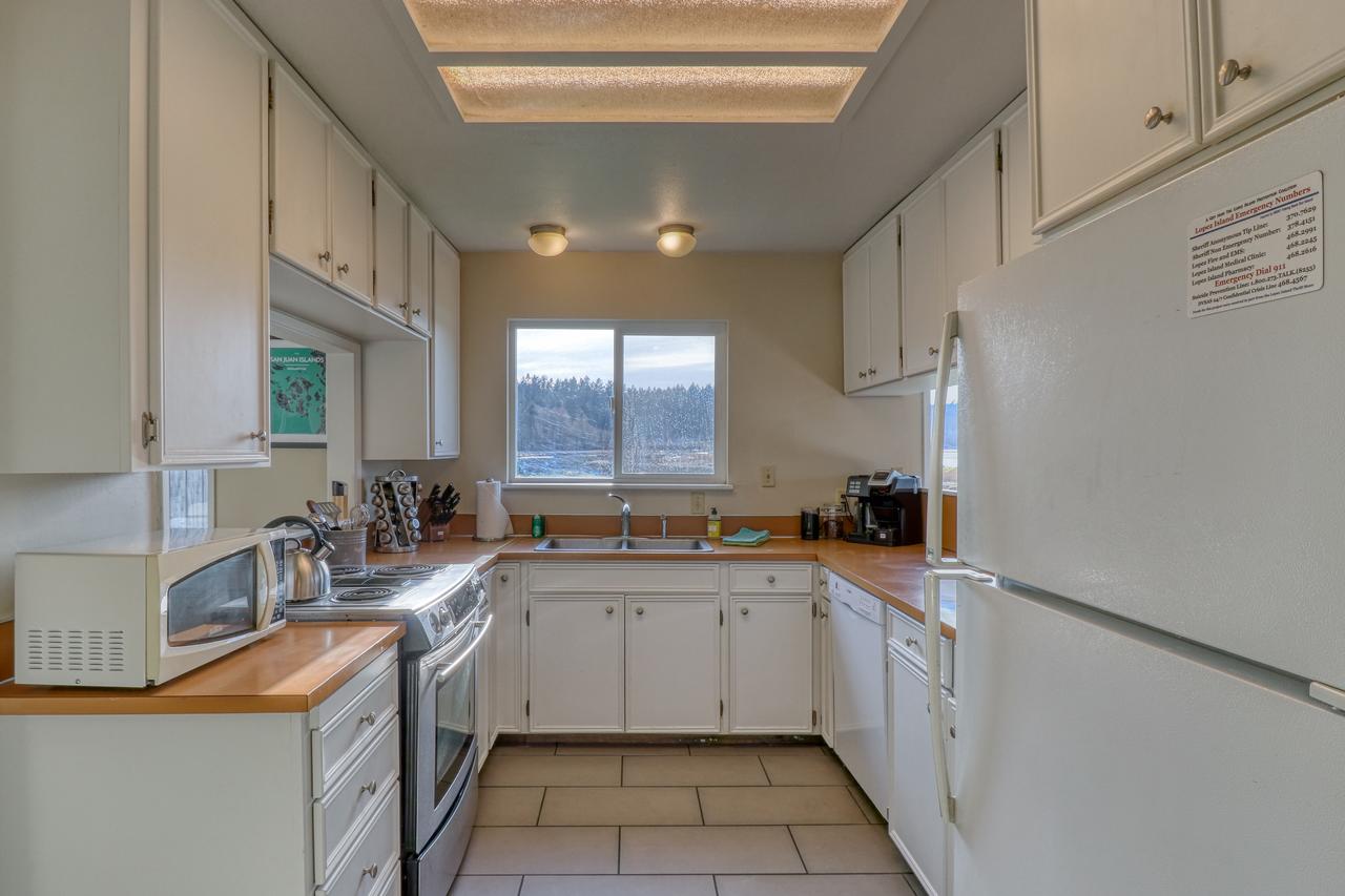 Lopez Island Mud Bay Waterfront Home - thumb 13