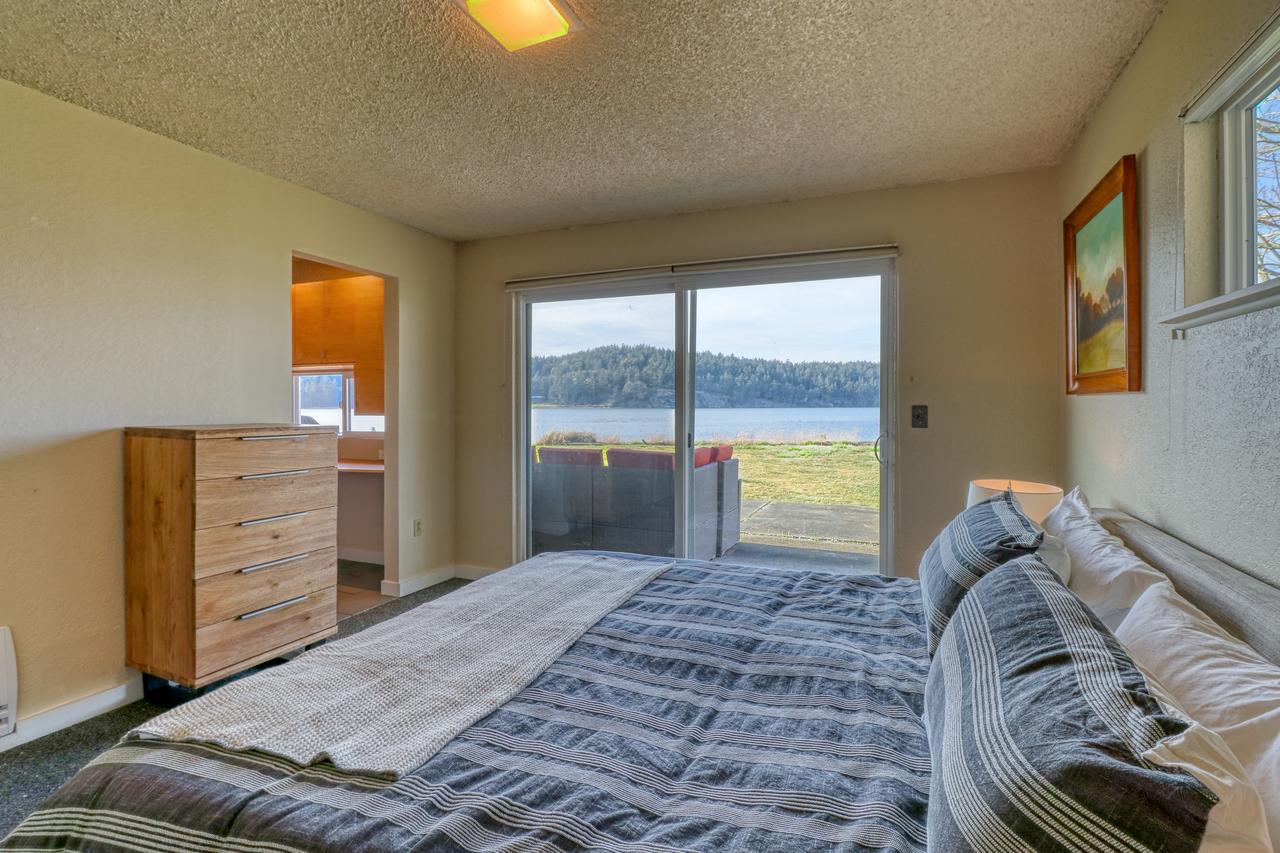 Lopez Island Mud Bay Waterfront Home - thumb 18