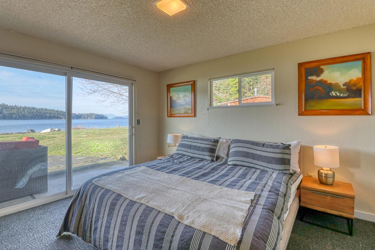 Lopez Island Mud Bay Waterfront Home - thumb 19