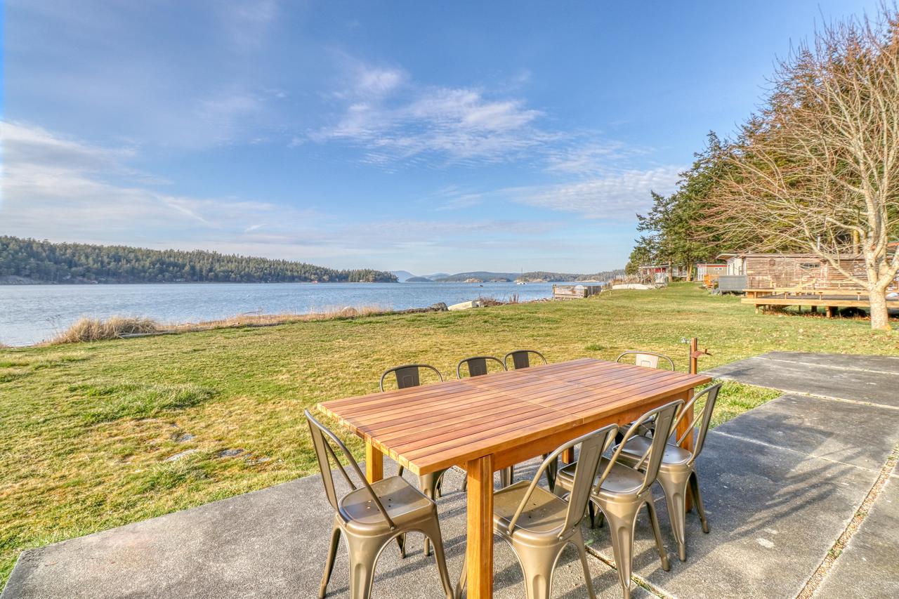 Lopez Island Mud Bay Waterfront Home - thumb 2
