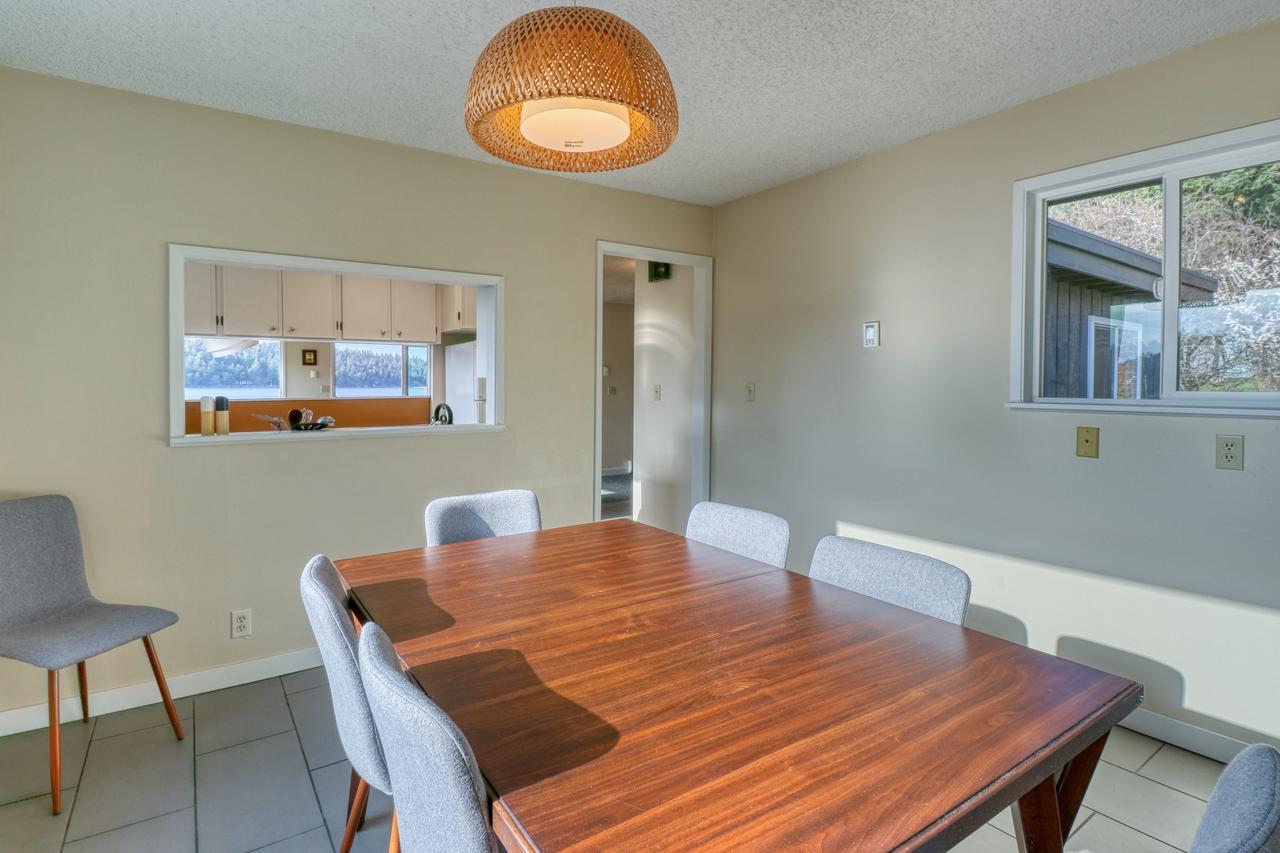 Lopez Island Mud Bay Waterfront Home - thumb 16