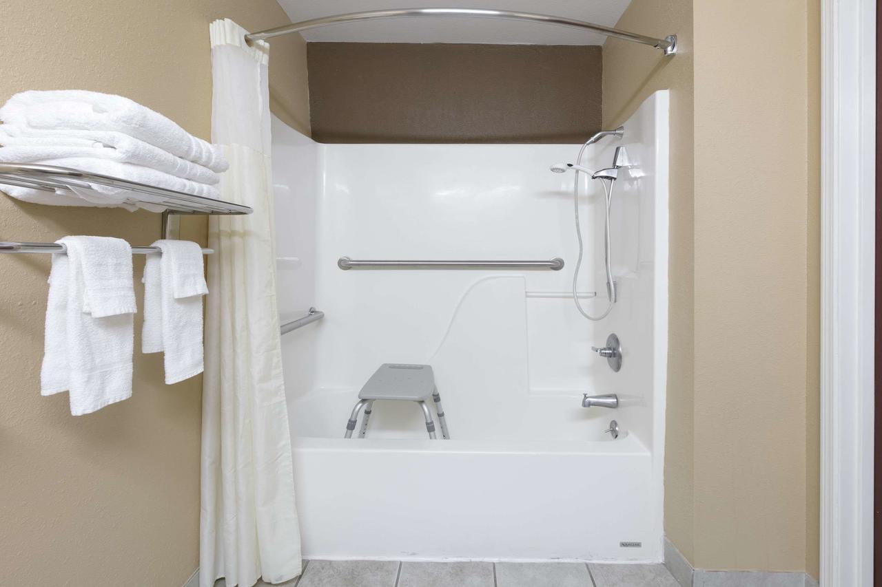 Microtel Inn And Suites Lafayette - thumb 28