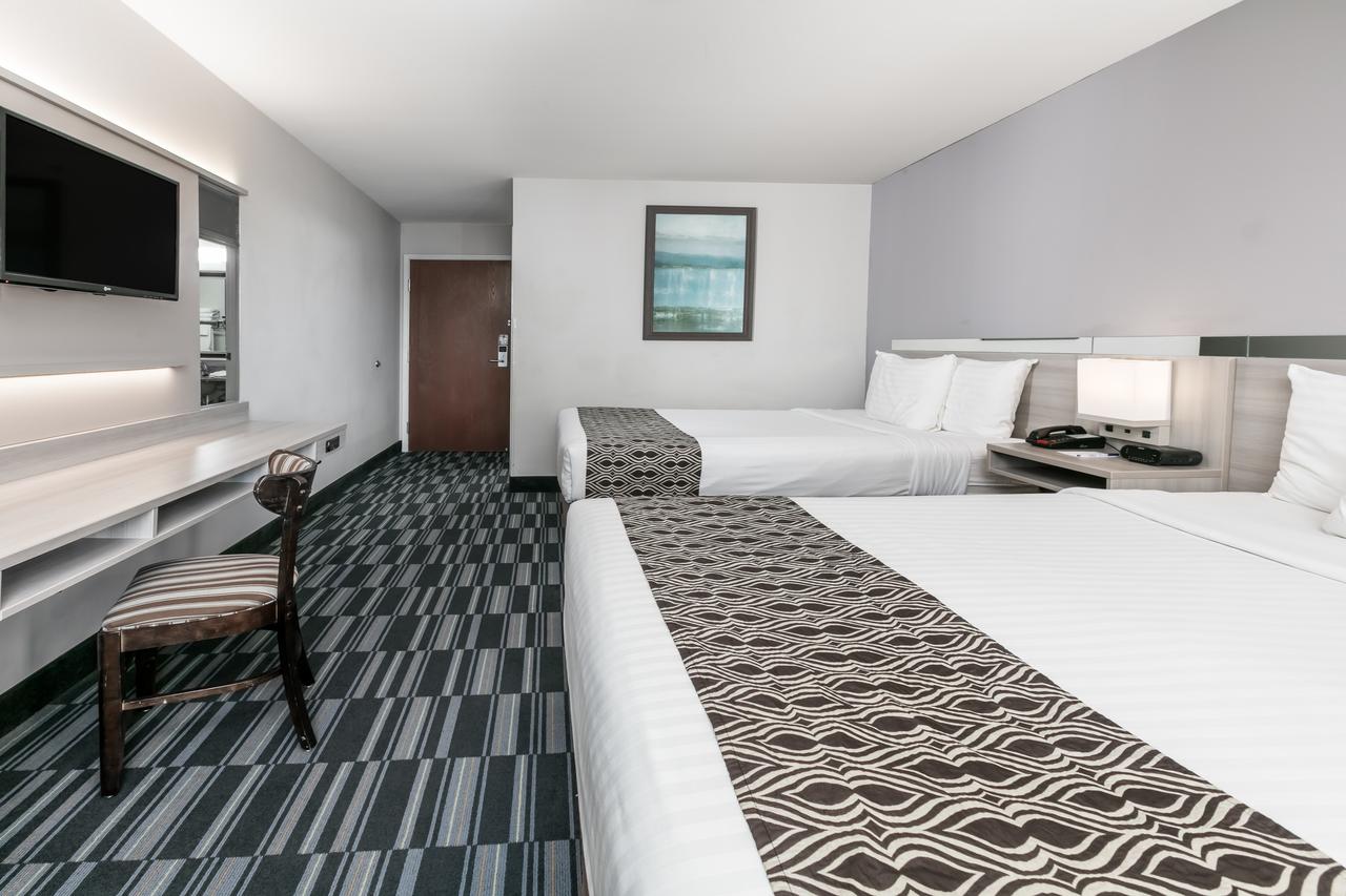 Microtel Inn And Suites Lafayette - thumb 9