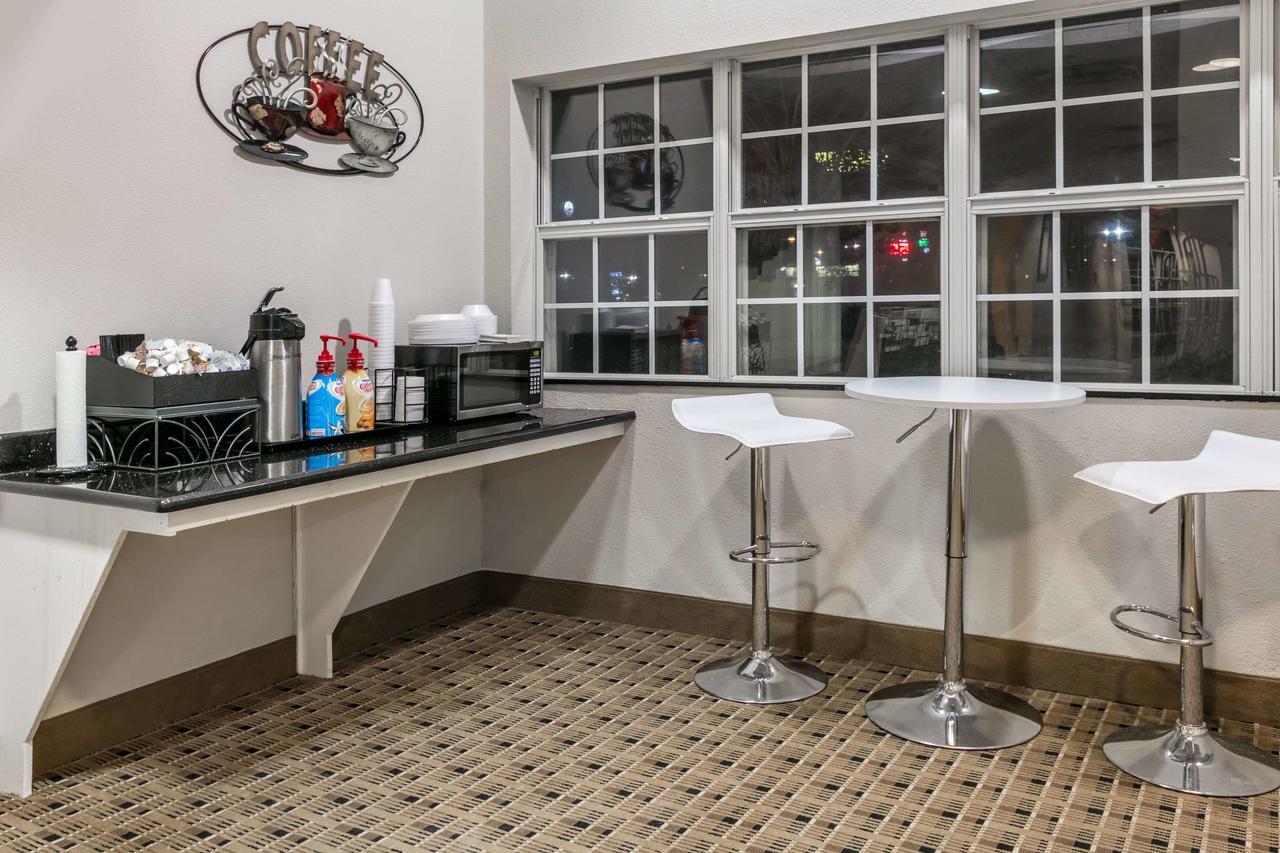 Microtel Inn And Suites Lafayette - thumb 37