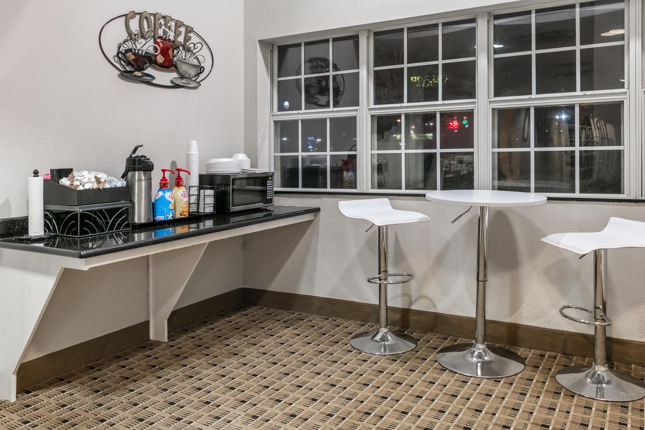 Microtel Inn And Suites Lafayette - thumb 10