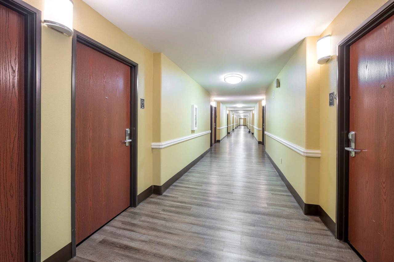 Red Roof Inn & Suites Lake Charles - thumb 10