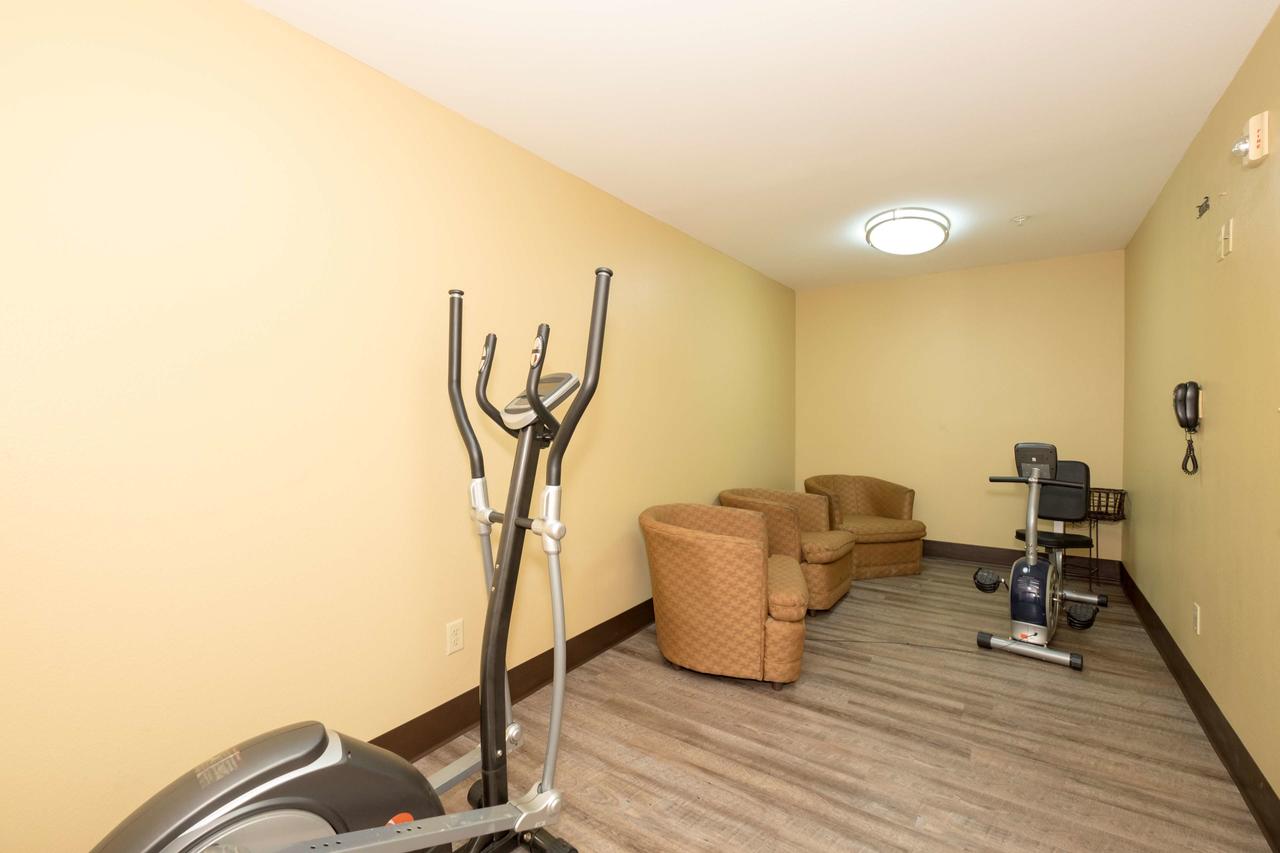 Red Roof Inn & Suites Lake Charles - thumb 6