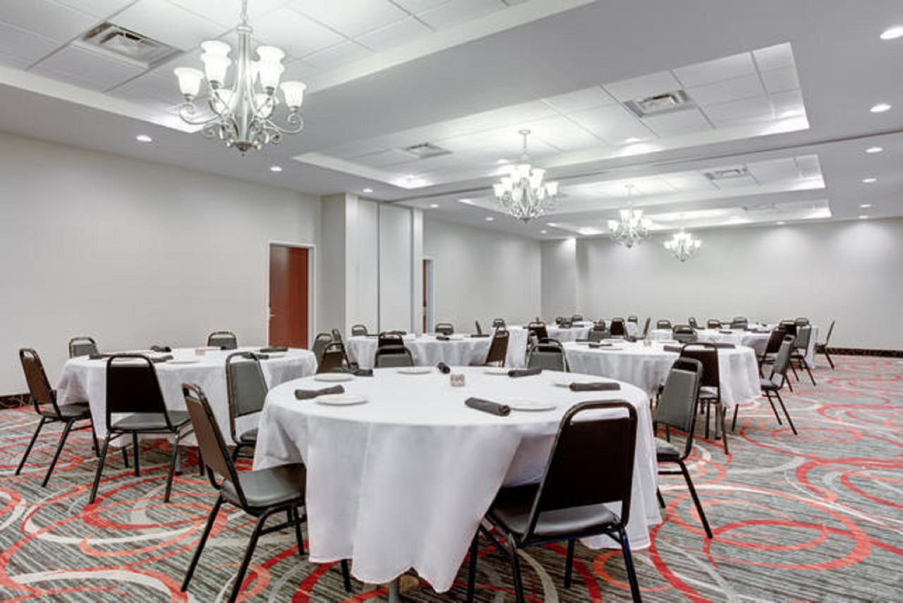 Holiday Inn Lafayette North - thumb 5