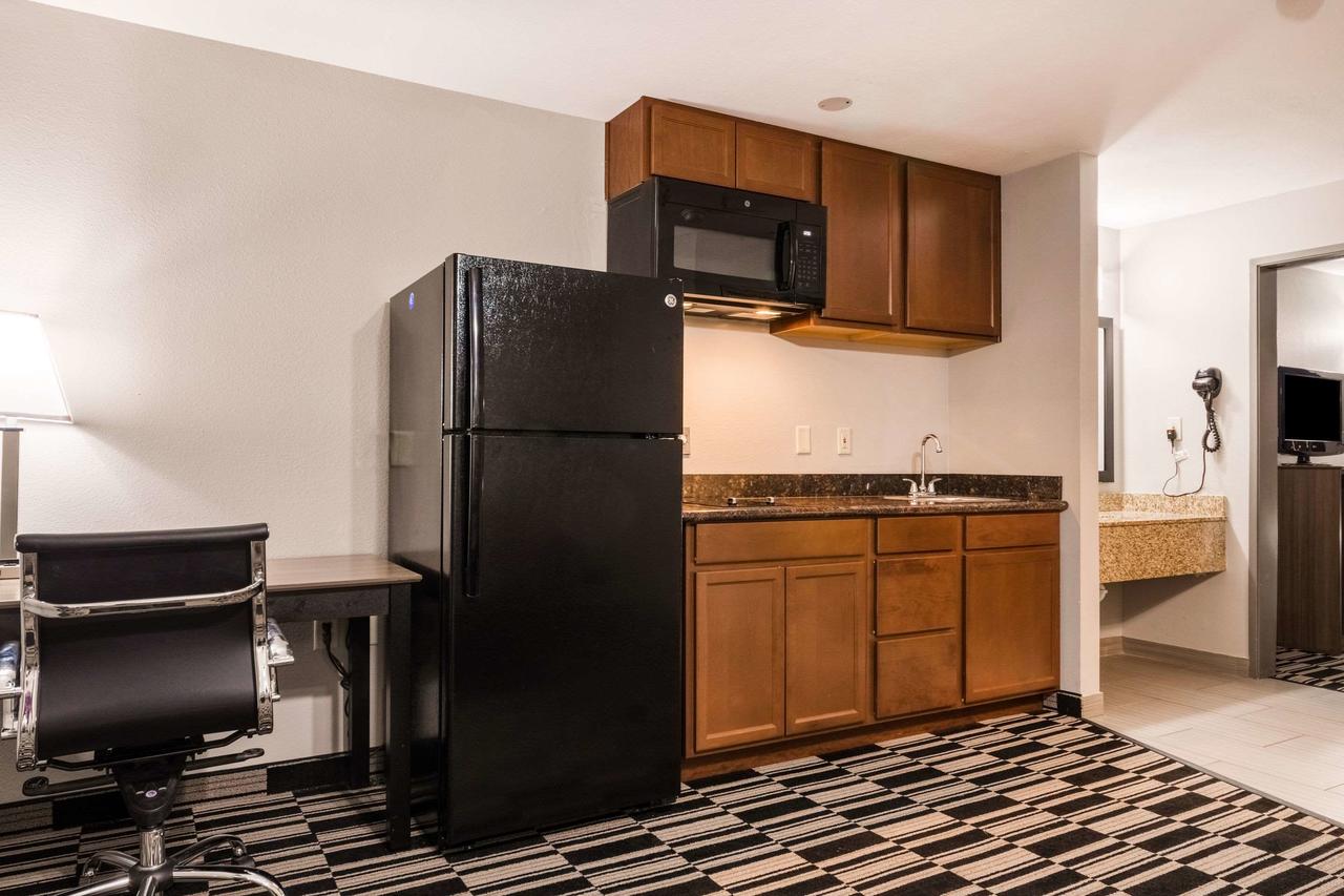 Quality Suites Downtown Convention Center - thumb 6