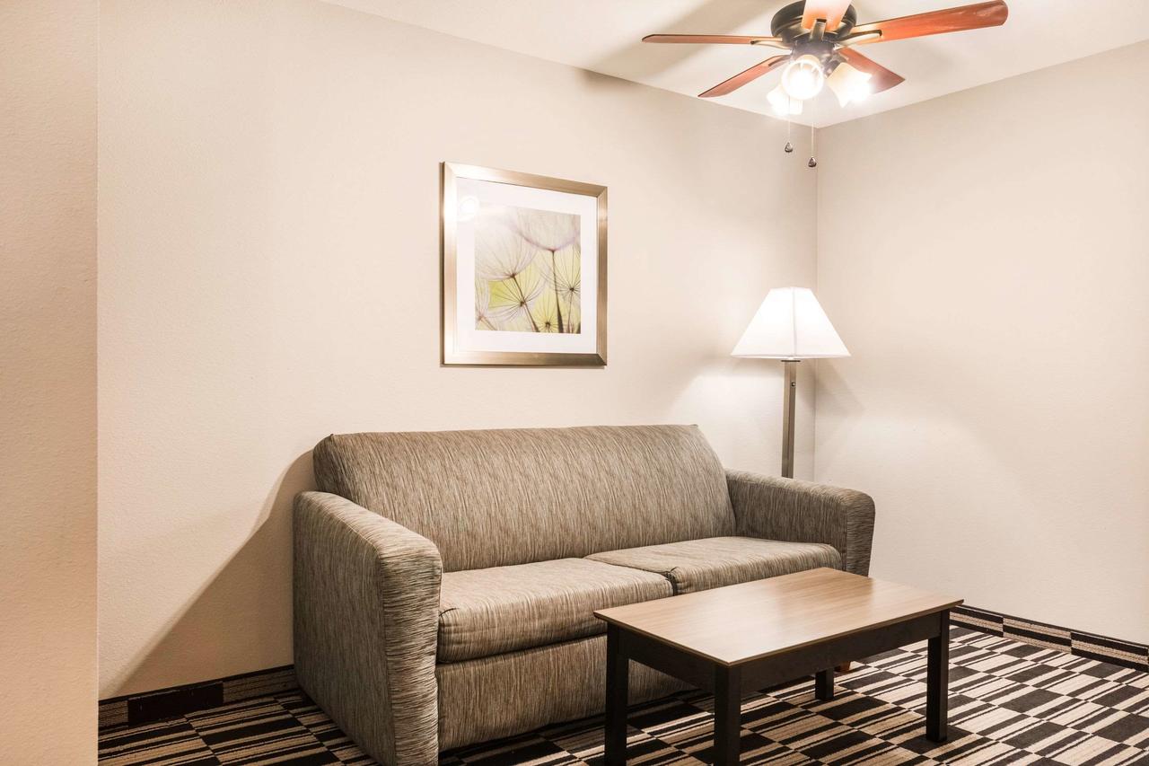 Quality Suites Downtown Convention Center - thumb 7