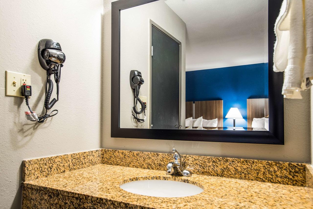 Quality Suites Downtown Convention Center - thumb 9