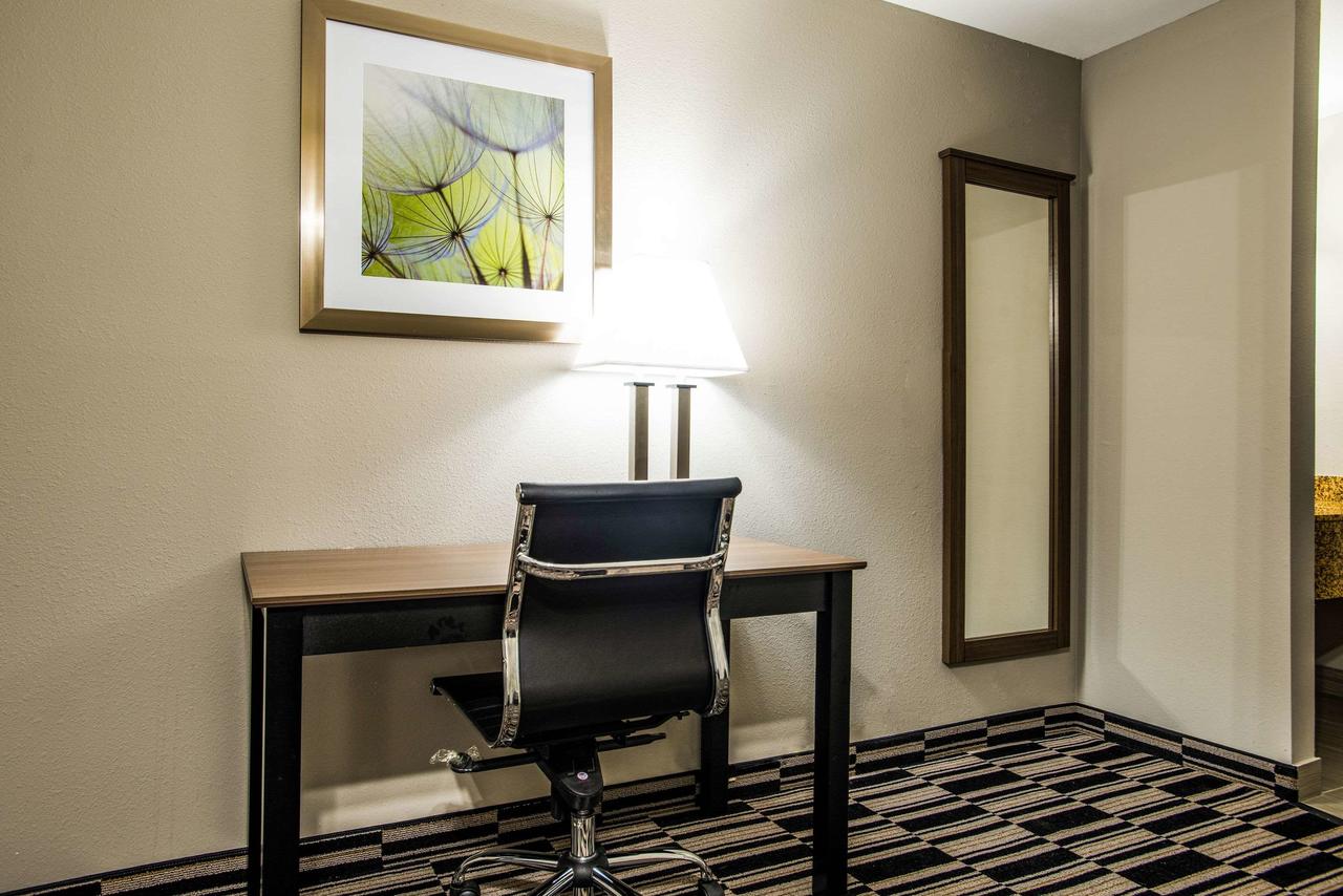 Quality Suites Downtown Convention Center - thumb 26