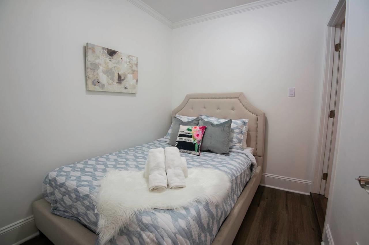 5 BR - Sleeps 8! Steps From Bourbon Street! - thumb 24