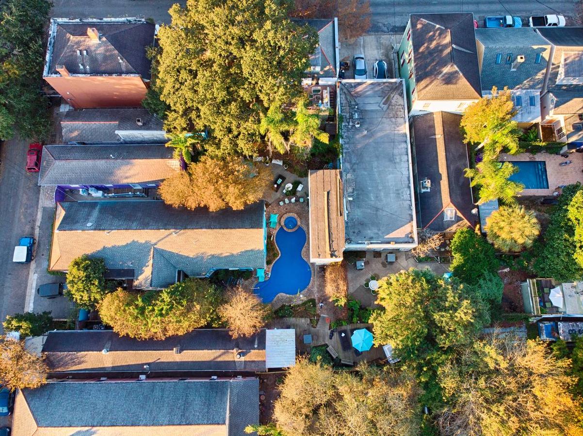 5 BR - Sleeps 8! Steps From Bourbon Street! - thumb 19