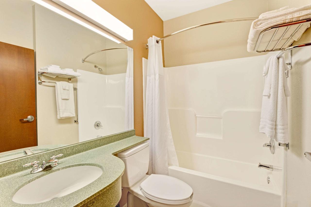 York Microtel Inn & Suites By Wyndham - thumb 24