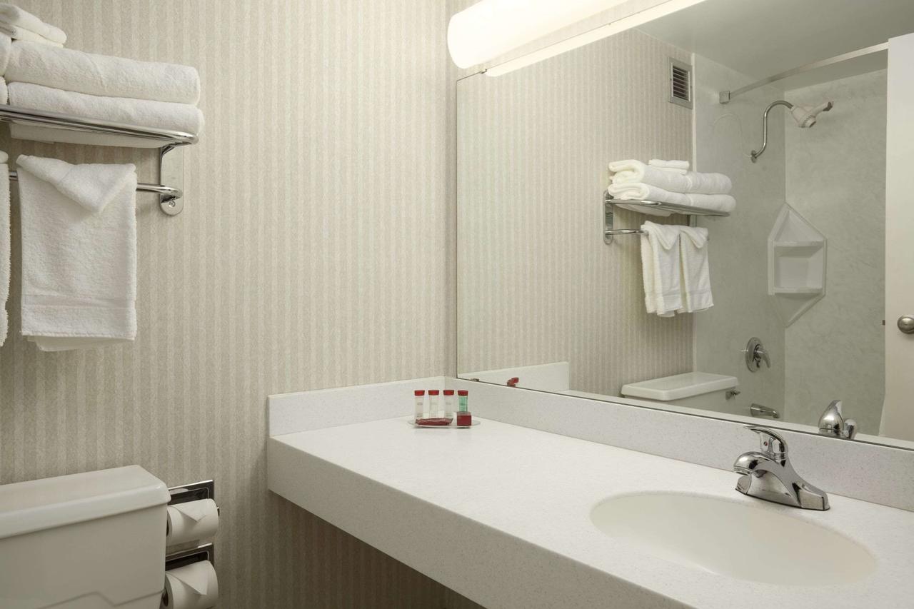 Ramada By Wyndham Bangor - thumb 43