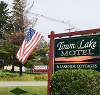 Town  Lake Motel  Cottages - Accommodation Los Angeles