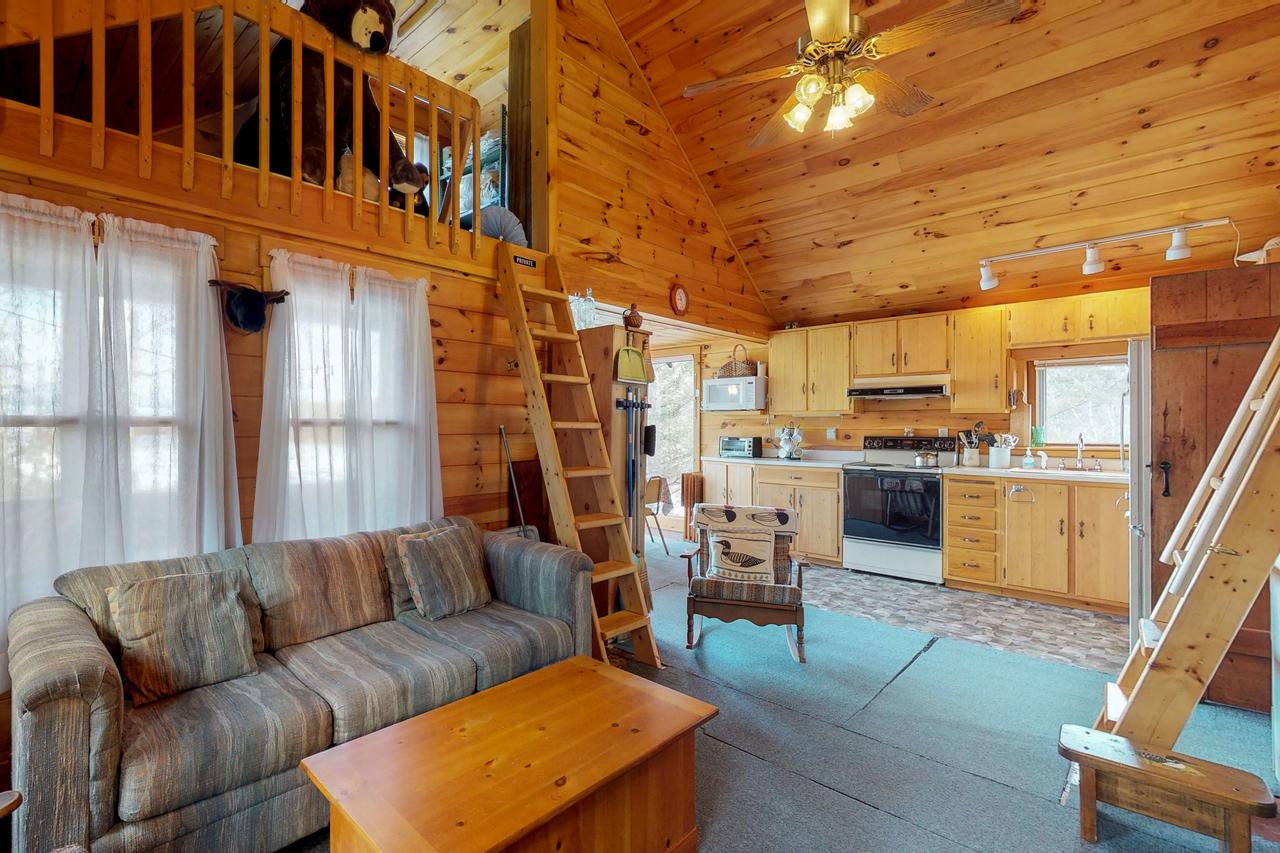 2 Bed 1 Bath Vacation Home In Greenville - thumb 1