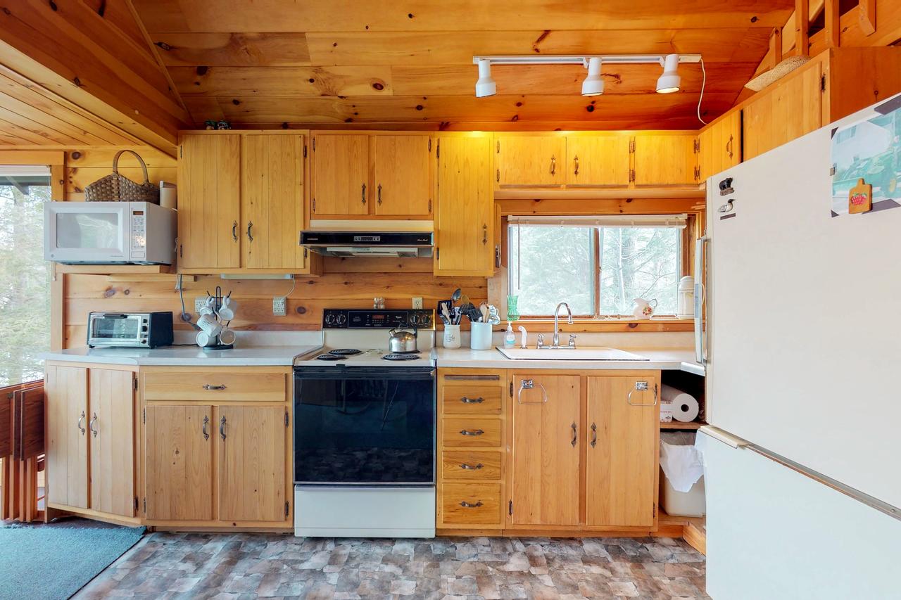 2 Bed 1 Bath Vacation Home In Greenville - thumb 13