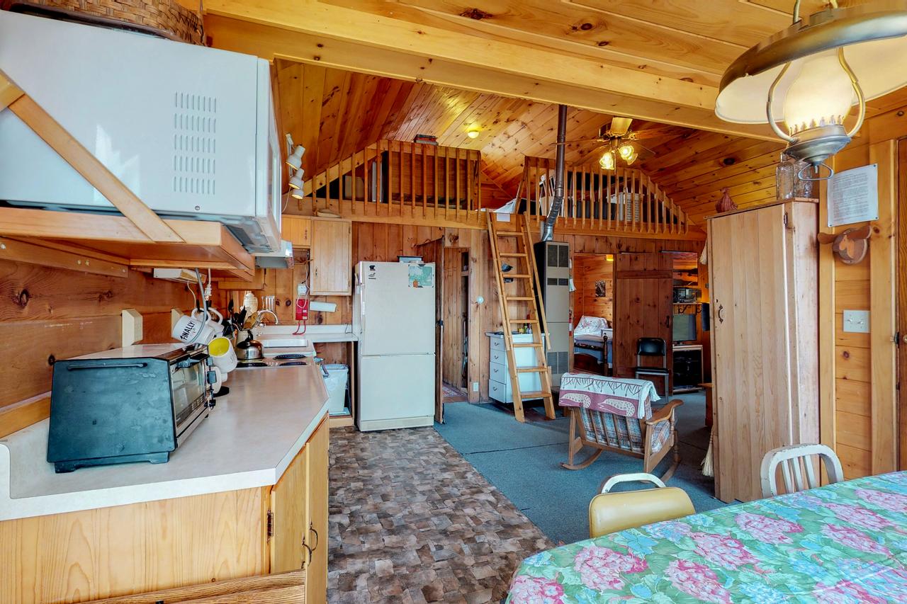 2 Bed 1 Bath Vacation Home In Greenville - thumb 11