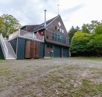 Woods All Around - Accommodation Los Angeles