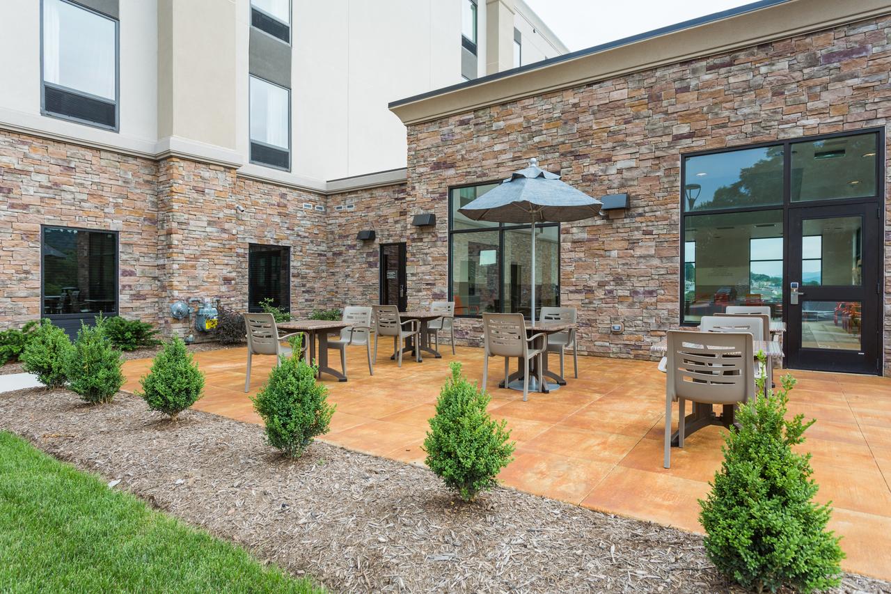 Hampton Inn Cumberland - thumb 9