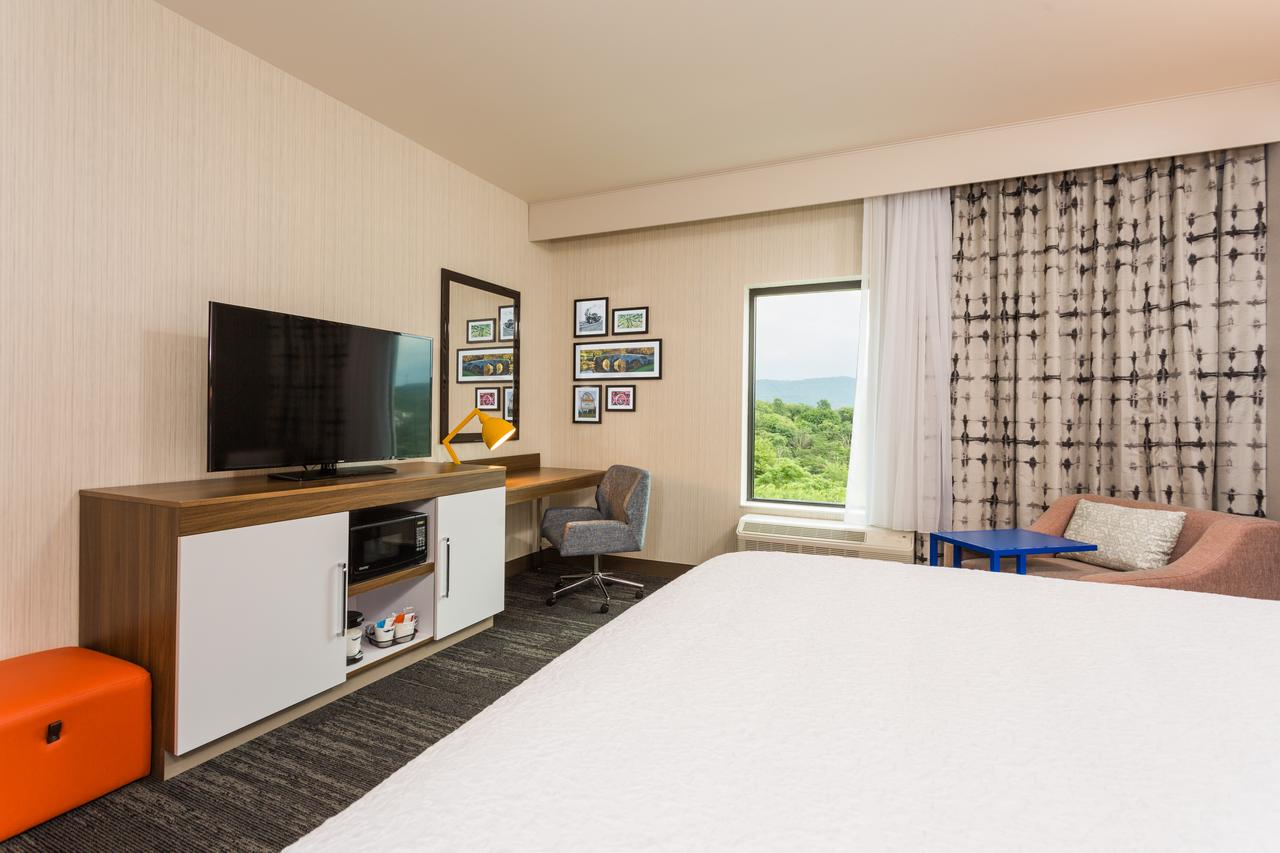 Hampton Inn Cumberland - thumb 27