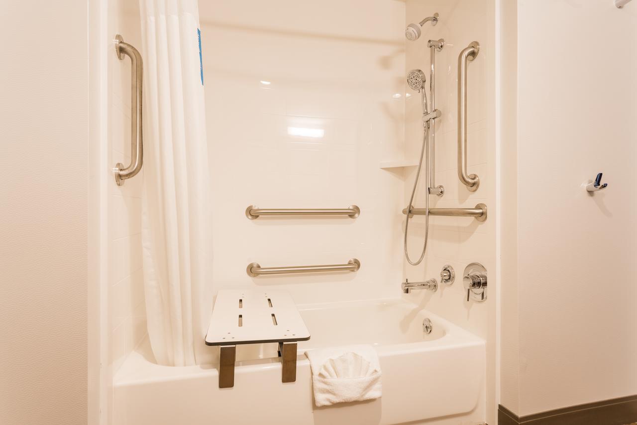 Hampton Inn Cumberland - thumb 24