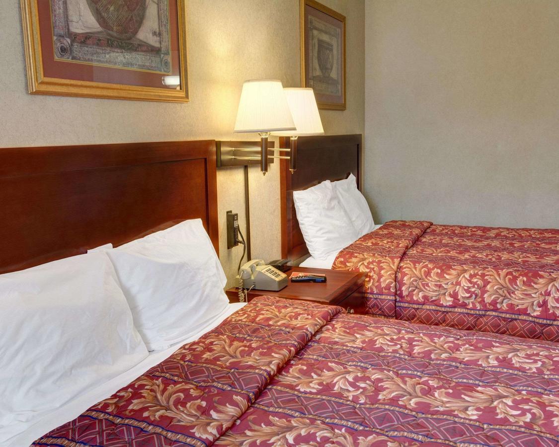 Econo Lodge By University - thumb 14