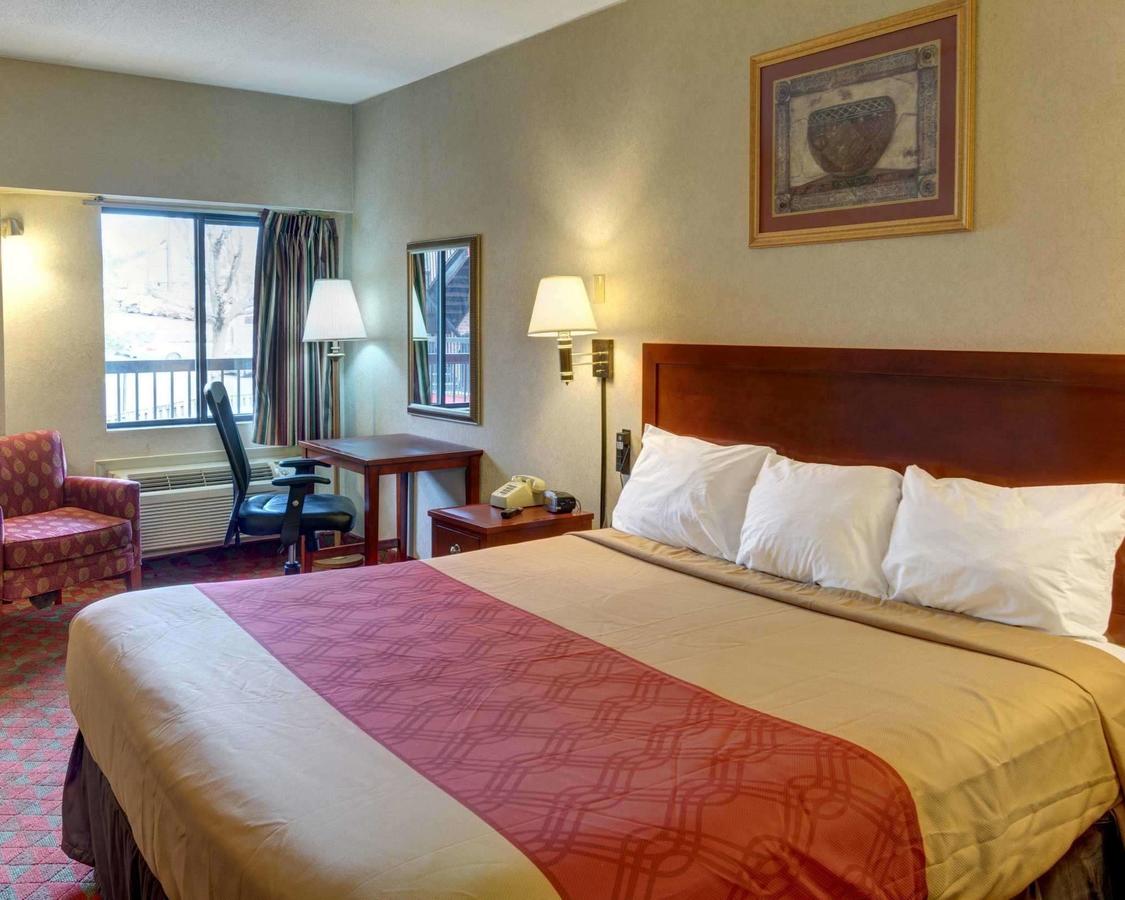 Econo Lodge By University - thumb 16