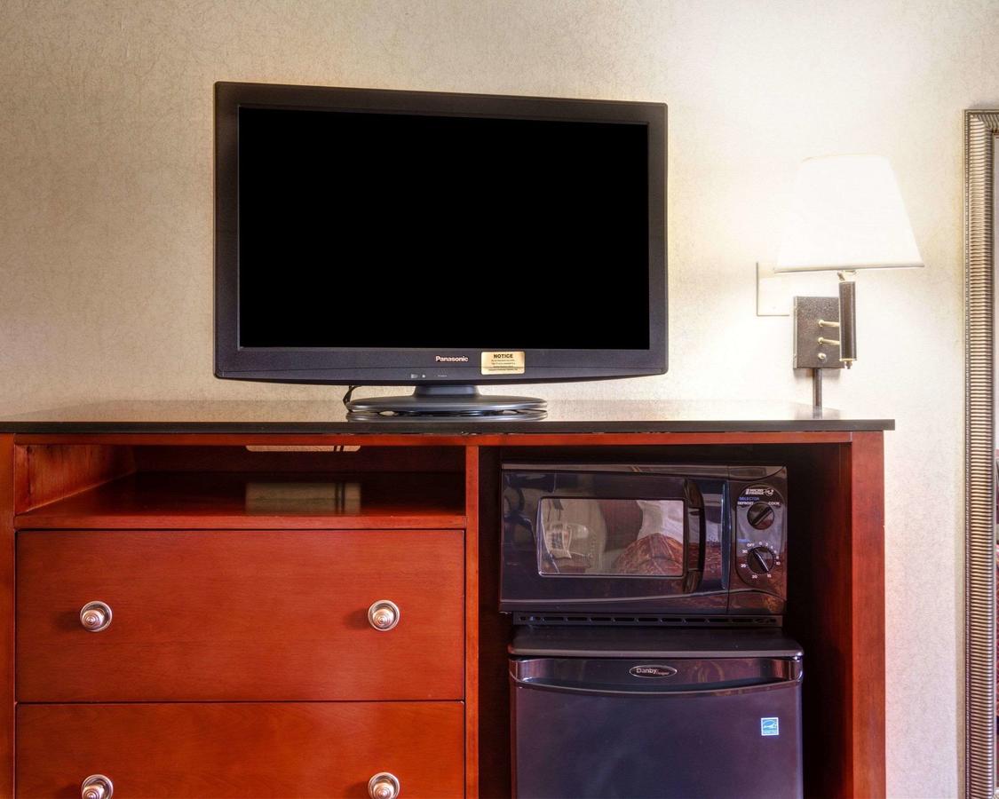 Econo Lodge By University - thumb 1