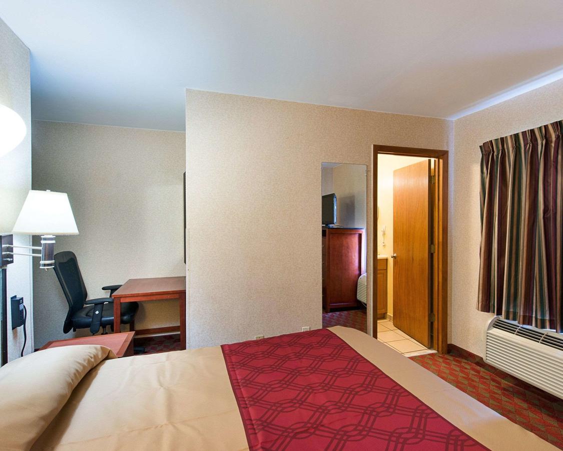 Econo Lodge By University - thumb 9