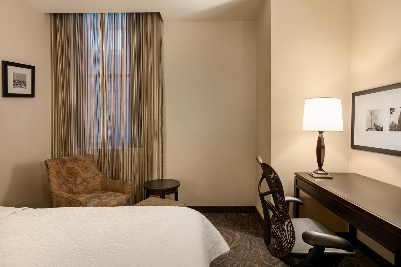 Hampton Inn & Suites Baltimore Inner Harbor - thumb 4