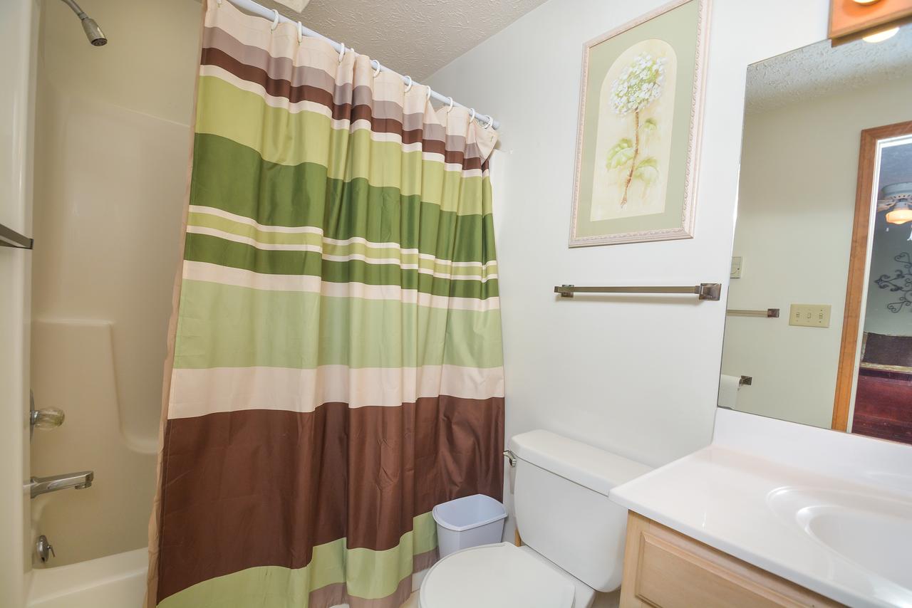 Landmark Village #1 Three-Bedroom Holiday Home - thumb 12