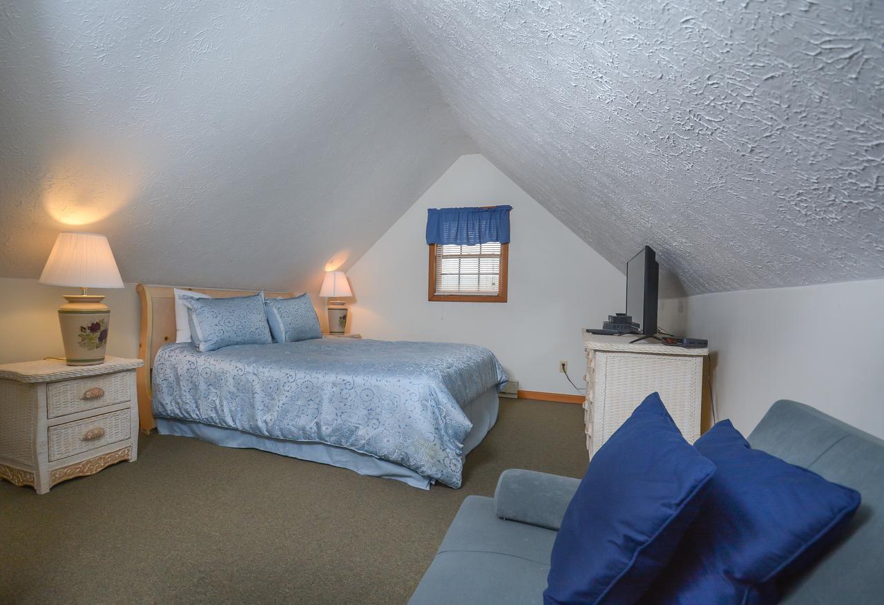 Landmark Village #1 Three-Bedroom Holiday Home - thumb 16