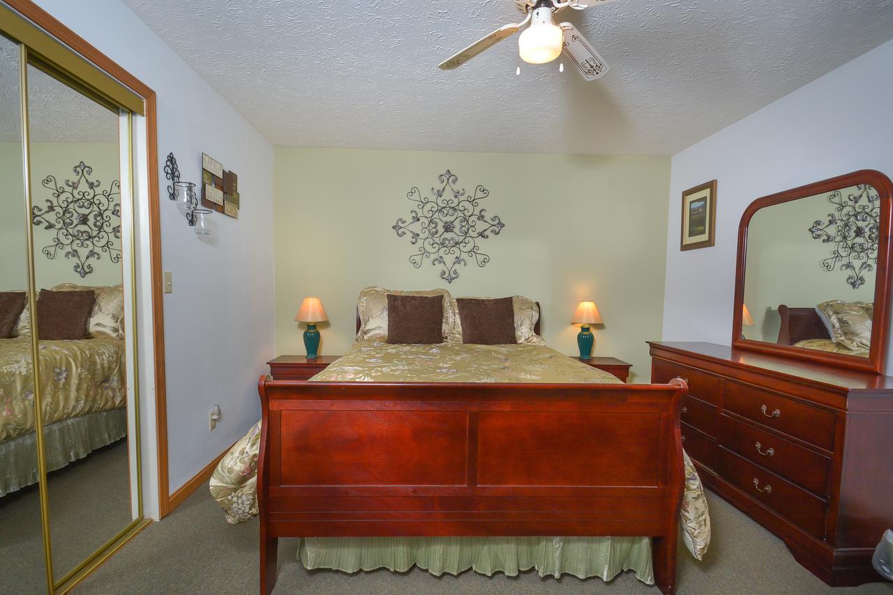 Landmark Village #1 Three-Bedroom Holiday Home - thumb 10