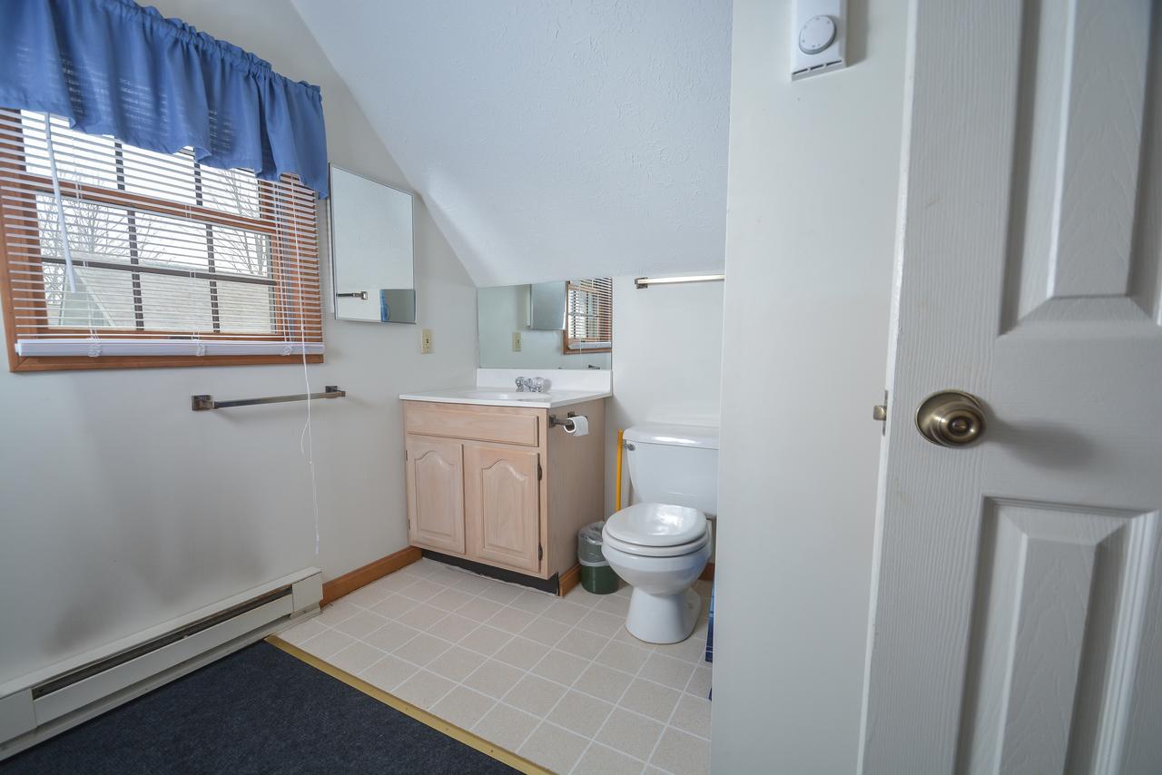 Landmark Village #1 Three-Bedroom Holiday Home - thumb 17