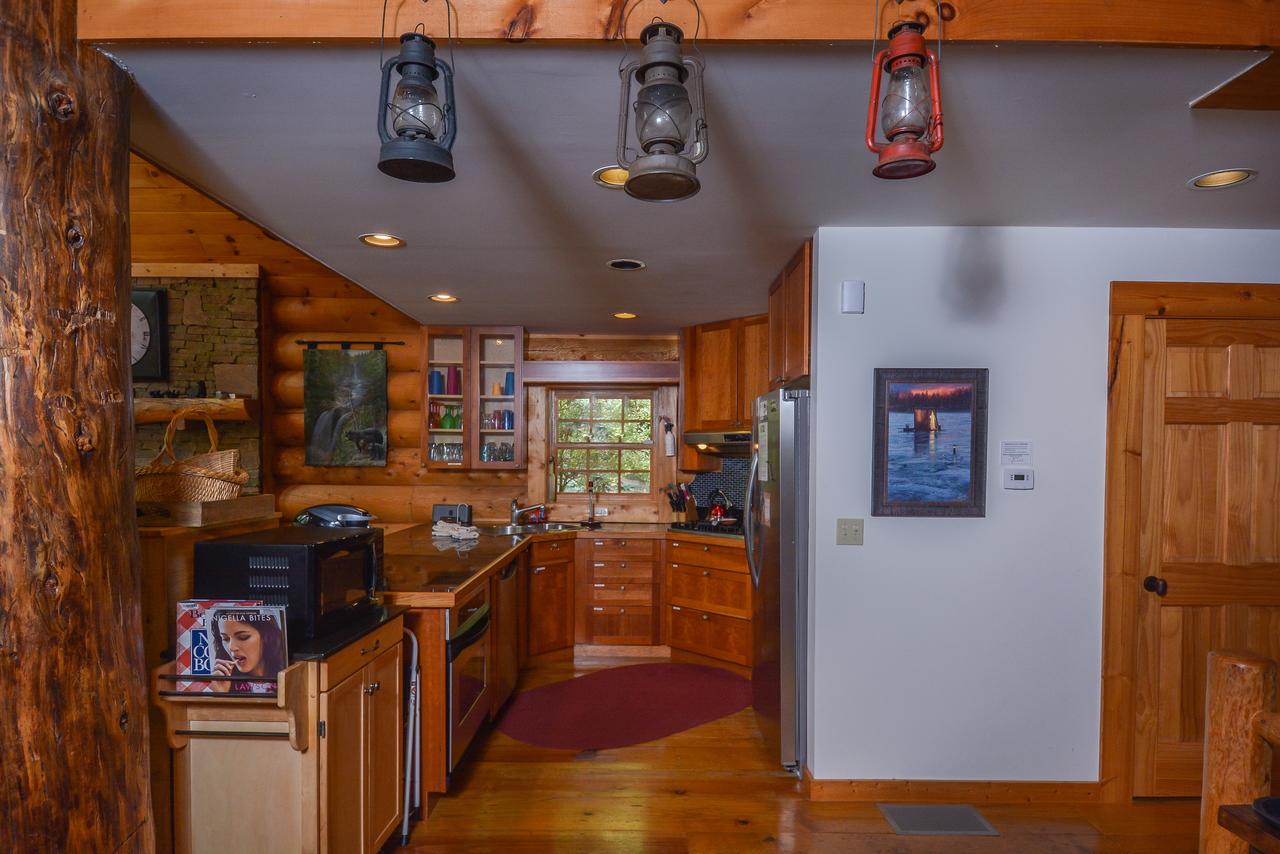 Bear Necessity Four-Bedroom Holiday Home - thumb 28