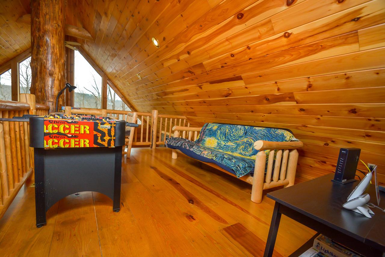 Bear Necessity Four-Bedroom Holiday Home - thumb 8