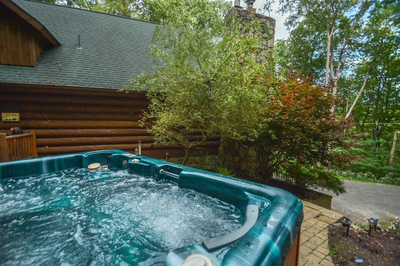 Bear Necessity Four-Bedroom Holiday Home - thumb 16