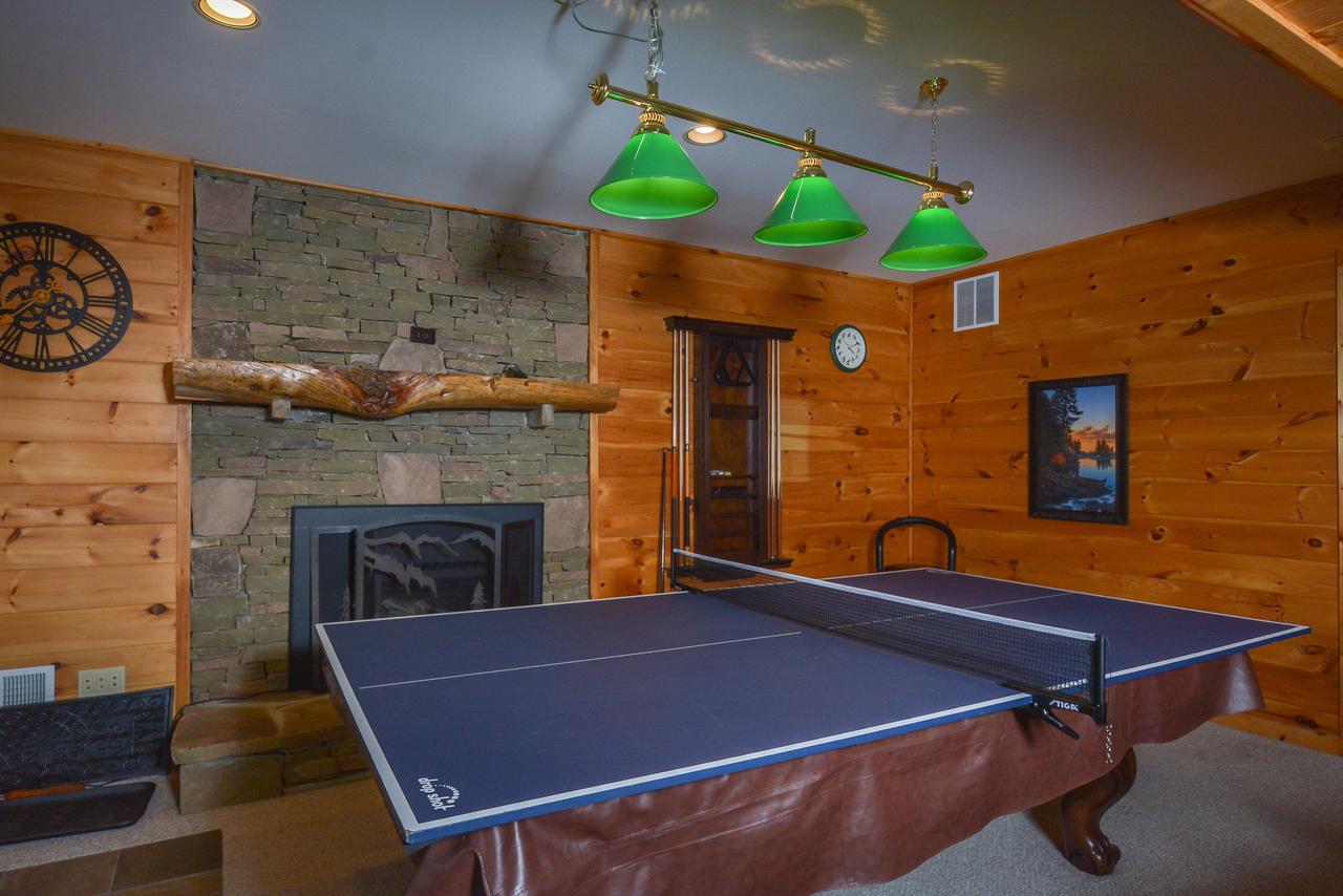 Bear Necessity Four-Bedroom Holiday Home - thumb 37