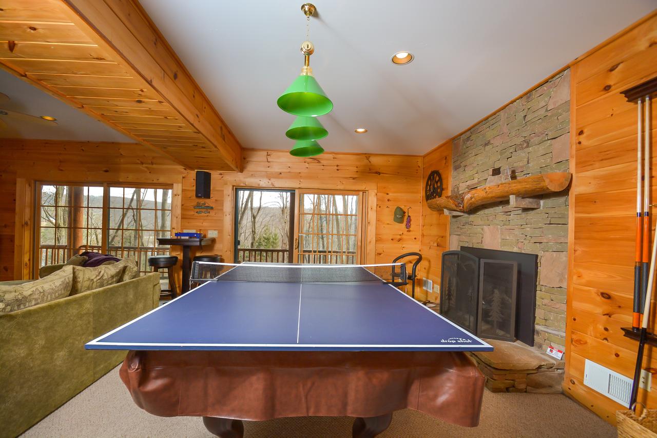 Bear Necessity Four-Bedroom Holiday Home - thumb 9