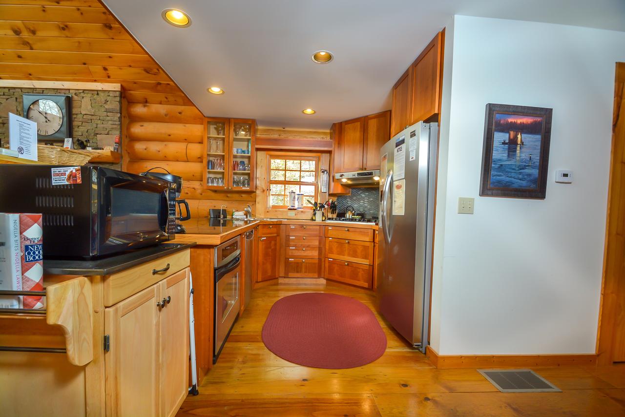 Bear Necessity Four-Bedroom Holiday Home - thumb 11