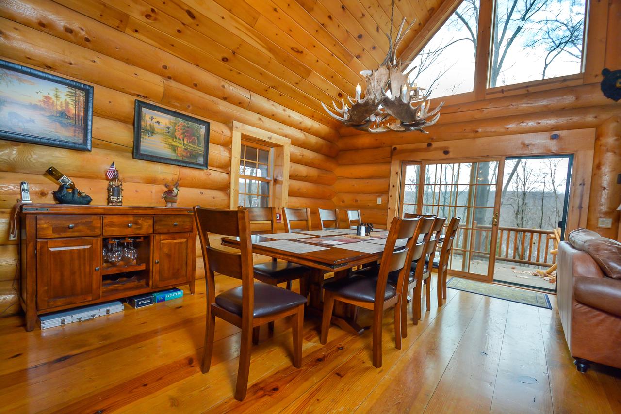 Bear Necessity Four-Bedroom Holiday Home - thumb 12