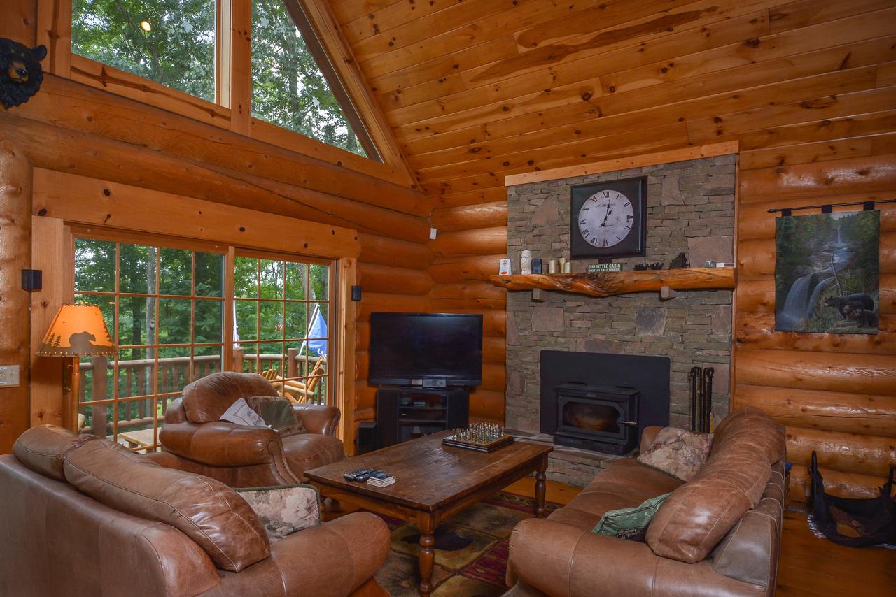 Bear Necessity Four-Bedroom Holiday Home - thumb 27