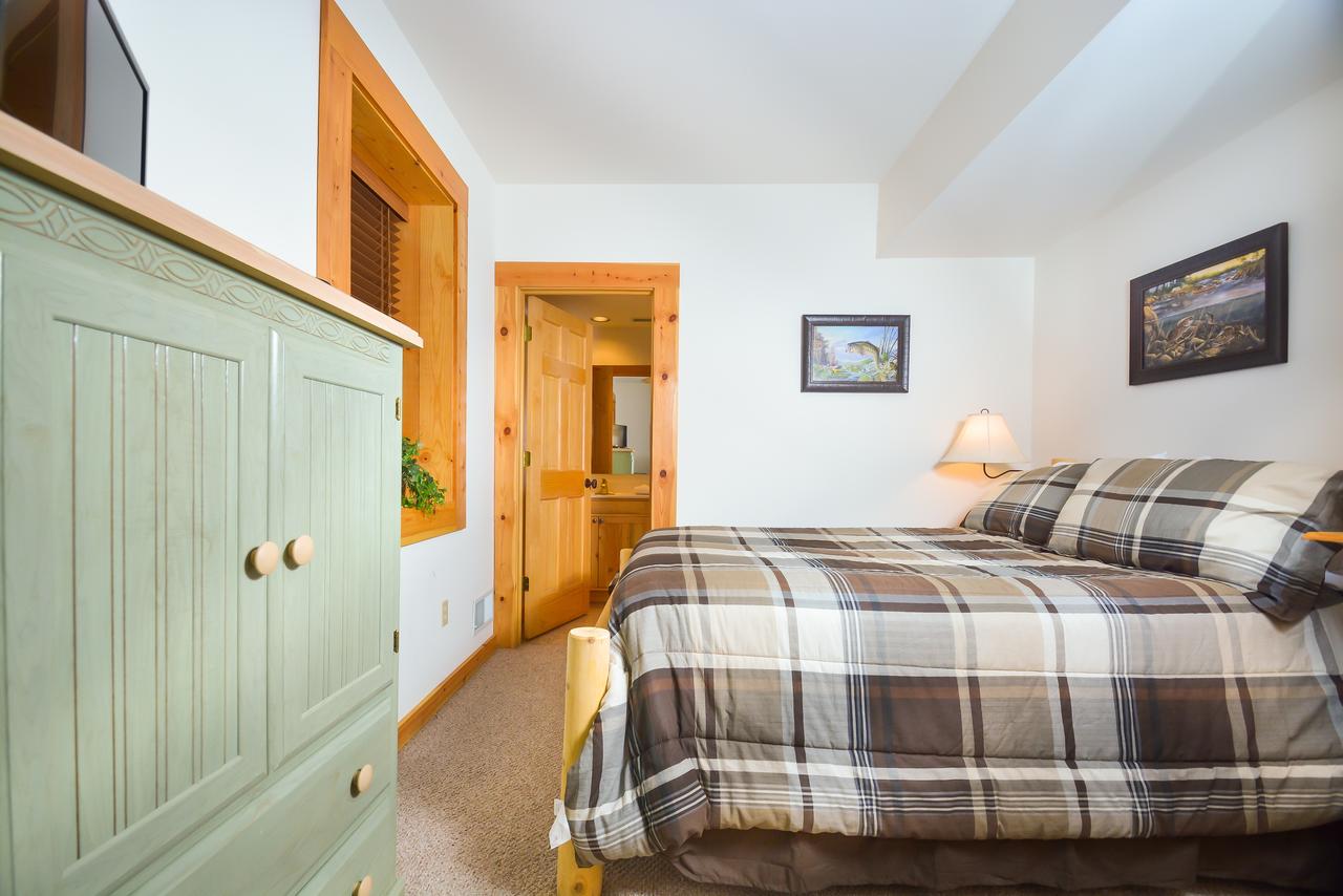 Bear Necessity Four-Bedroom Holiday Home - thumb 15